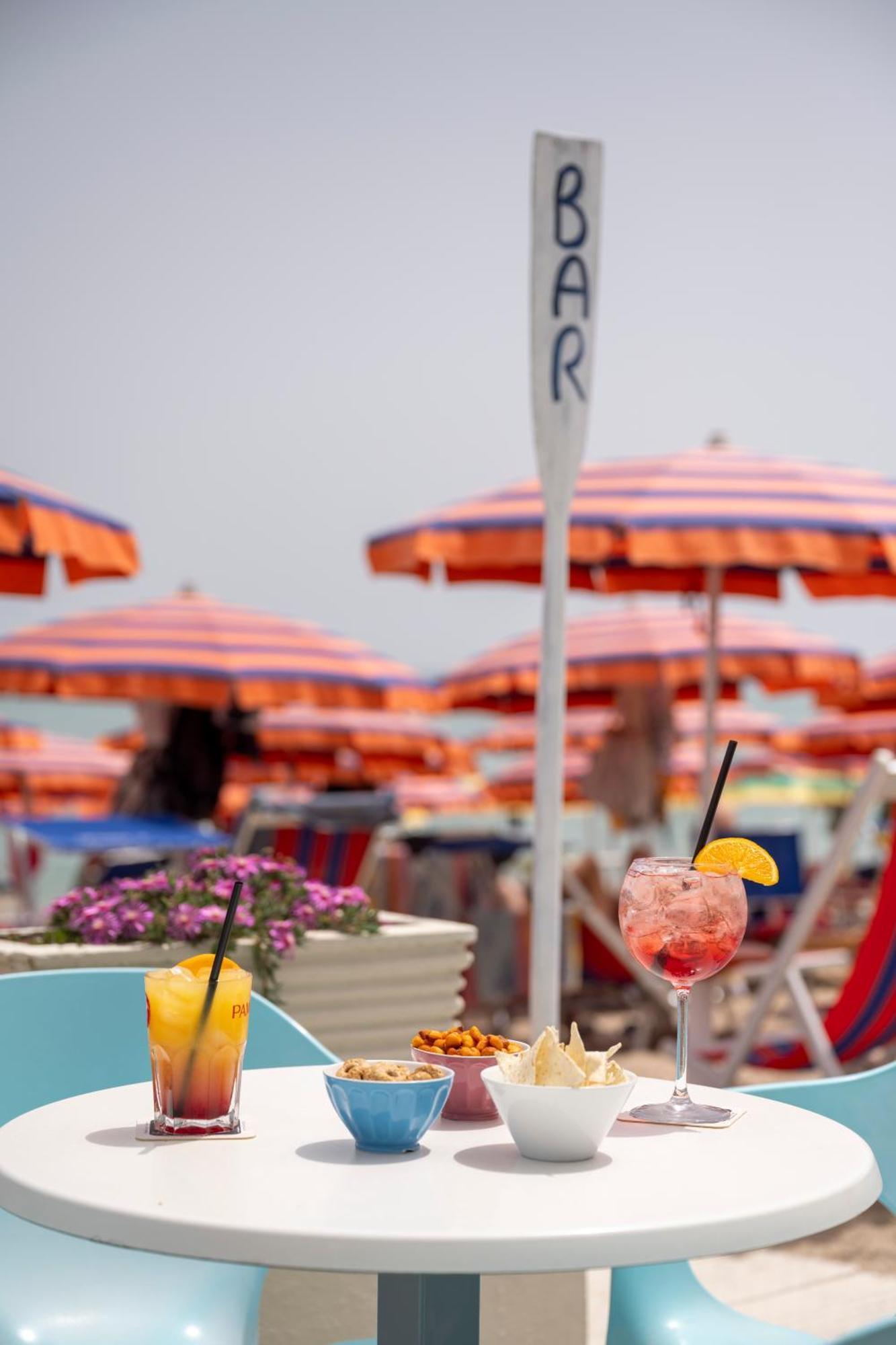 Hotel Kon Tiki ヌマーナ エクステリア 写真